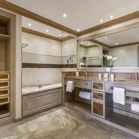 Ξενοδοχείο Airelles Chateau De La Messardiere 5*