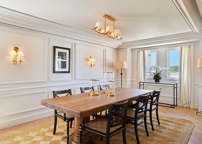 Airelles Chateau De La Messardiere 5* 쎙뜨호뻬