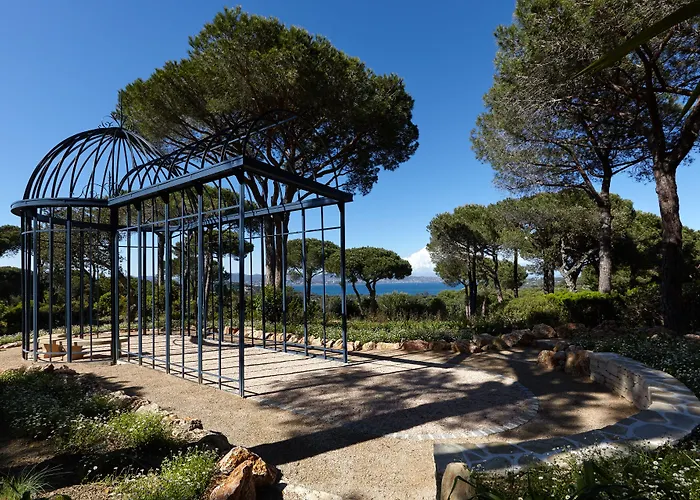 Airelles Chateau De La Messardiere Готель 5*