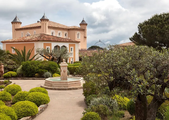 Airelles Chateau De La Messardiere Готель